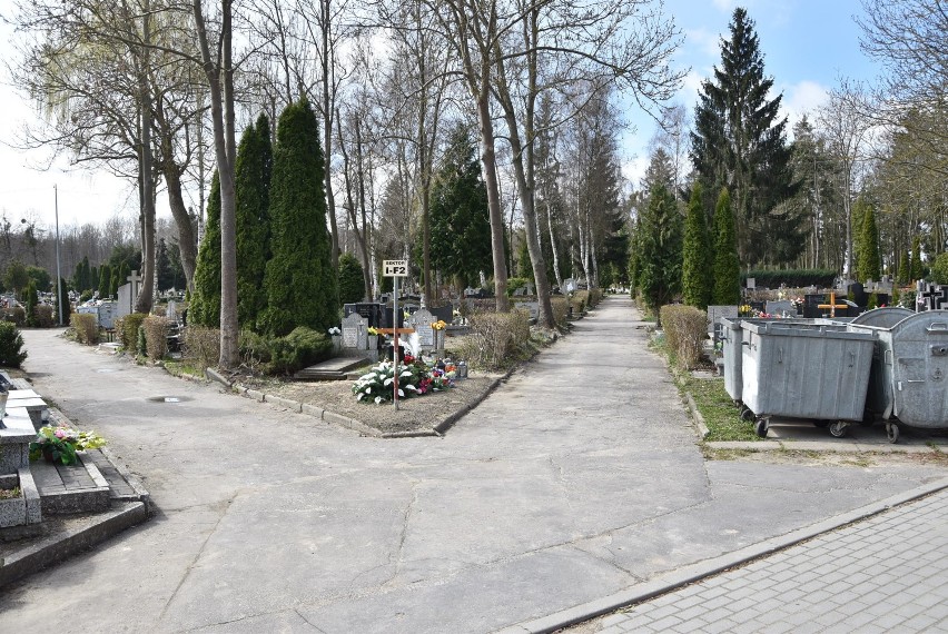 Malbork. Kolumbarium, grobonet i remonty alejek na Cmentarzu Komunalnym 