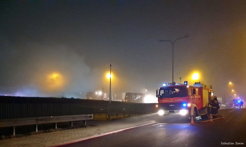 Pożar magazynów przy ul. Gliwickiej w Mikołowie