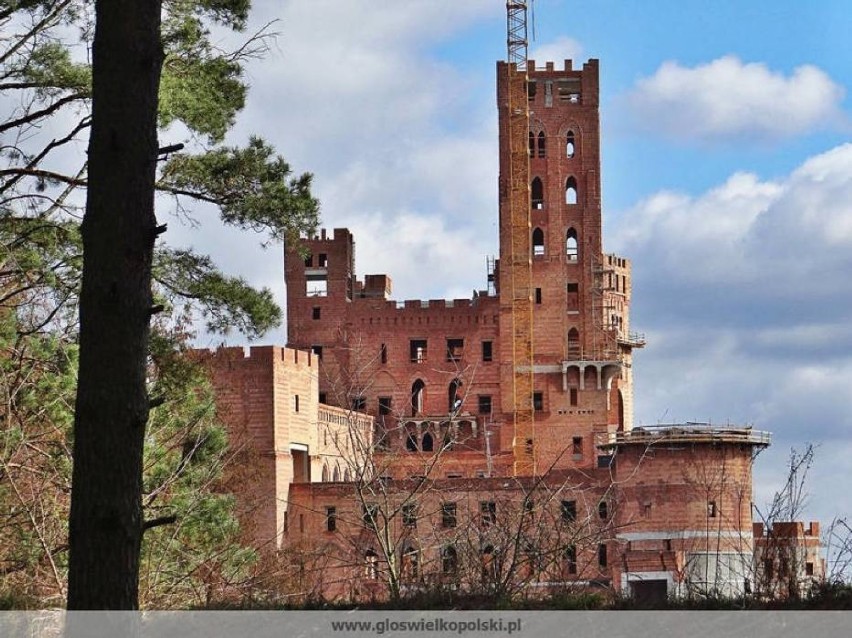 Archiwalne zdjęcia zamku w Stobnicy. Zobacz jak powstawał