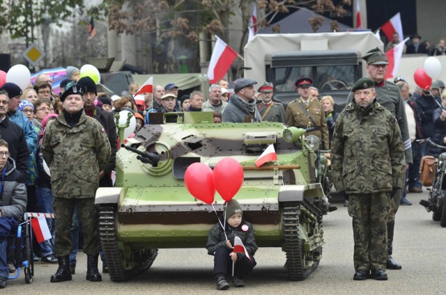 Obchody Święta Niepodległości w Poznaniu na placu Wolności.