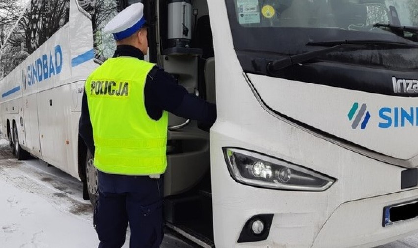 Ferie 2022. Punkty kontroli autobusów w Łódzkiem wyznaczone przez policję. Gdzie? WYKAZ