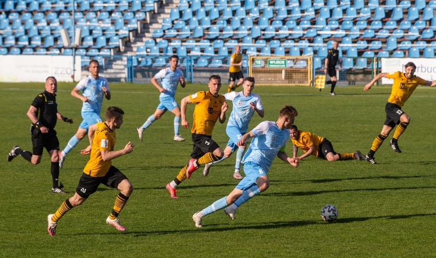 Błękitni Stargard - GKS Katowice. Jedni się bronią, drudzy chcą awansować 