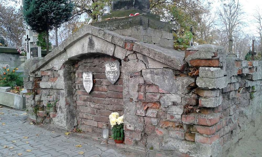 Grobowiec, w którym spoczywa Henryk Mikołaj Miler,...