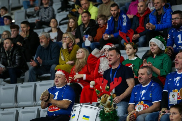 Kibice siatkówki w Tarnowie doczekali się pierwszego zwycięstwa drużyny Roleski Grupa Azoty ANS w Arenie Jaskółka