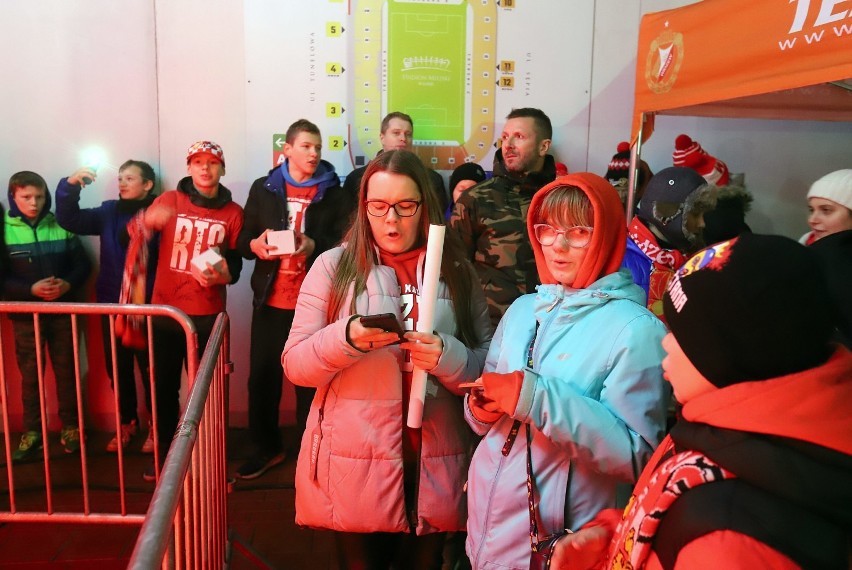 Widzewska choinka już jest! Zobaczcie jak wygląda (ZDJĘCIA)