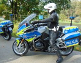 Pirat drogowy pędził przez Osiek. Miał na liczniku 114 km na godz., czyli o 64 za dużo. Zatrzymali go policjanci na motocyklach