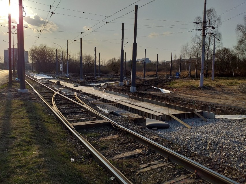 Dąbrowa Górnicza: trwa remont torowiska tramwajowego w Gołonogu ZDJĘCIA