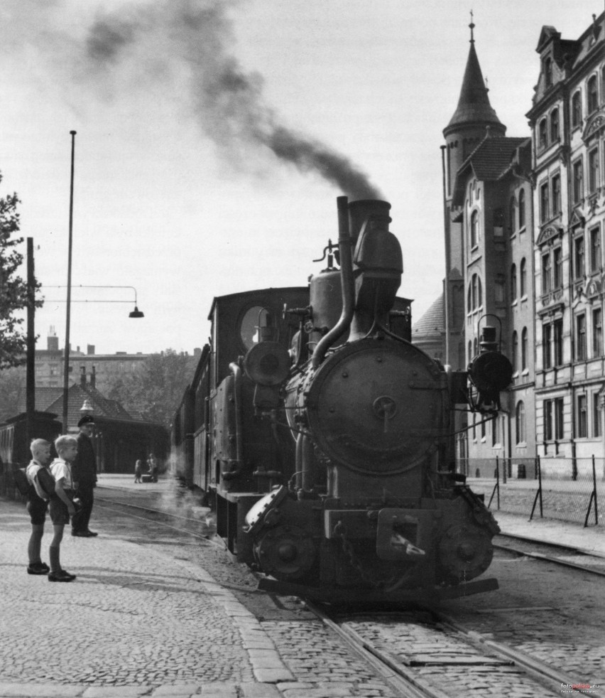 Przez Wrocław jeździła kolejka wąskotorowa. Zobaczcie!