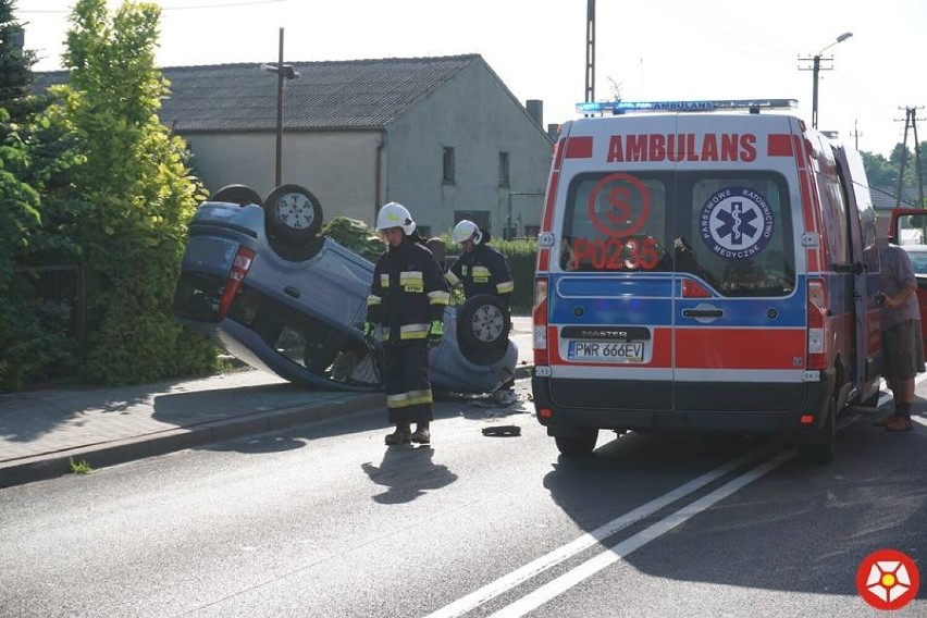 Września: Wypadek w Kołaczkowie - zderzenie czołowe aut [FOTO]