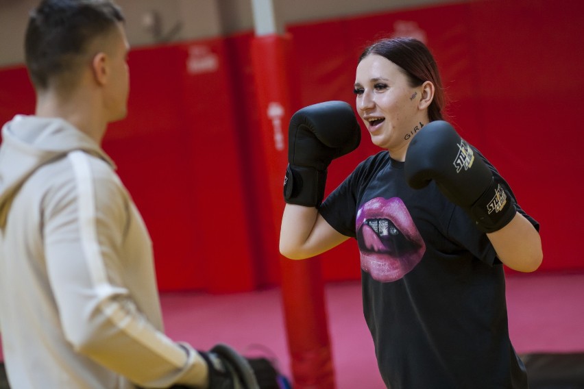 Fame MMA 3. Marta Linkiewicz trenuje do walki z Moniką Godlewską. "Ona już nigdy nie zaśpiewa"