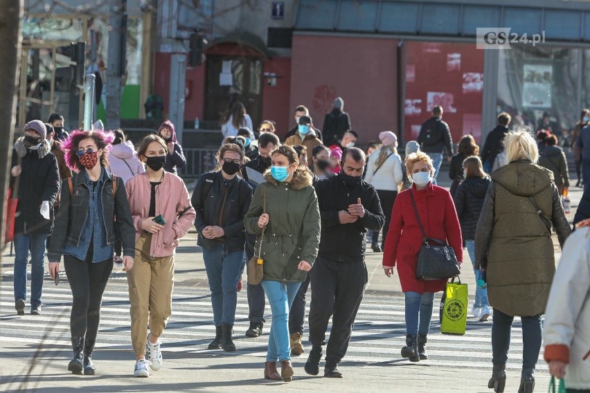 Czy szczecinianie chodzą w maseczkach? Czy odrzucili...