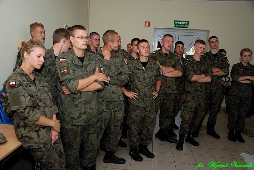 Na lotnisku w Kruszynie odbył się kurs spadochronowy dla młodych "strzelców" [zdjęcia]  