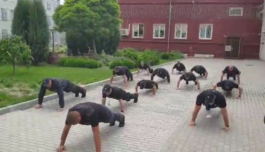 Funkcjonariusze Zakładu Karnego w Chełmie wzięli udział w ogólnopolskiej akcji pomocowej #GaszynChallenge.