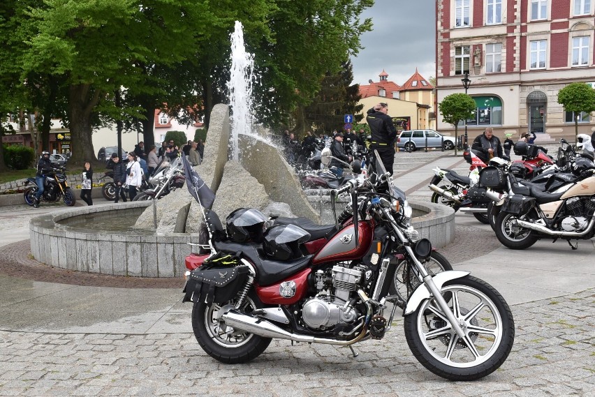 Sezon motocyklowy w Człuchowie rozpoczęty! MOTO Człuchów zorganizował paradę motocykli drogami powiatu ZDJĘCIA