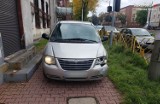 Policyjny pościg w Dąbrowie Górniczej - samochód mknął nawet chodnikiem! Białorusin miał sporo powodów, żeby uciekać