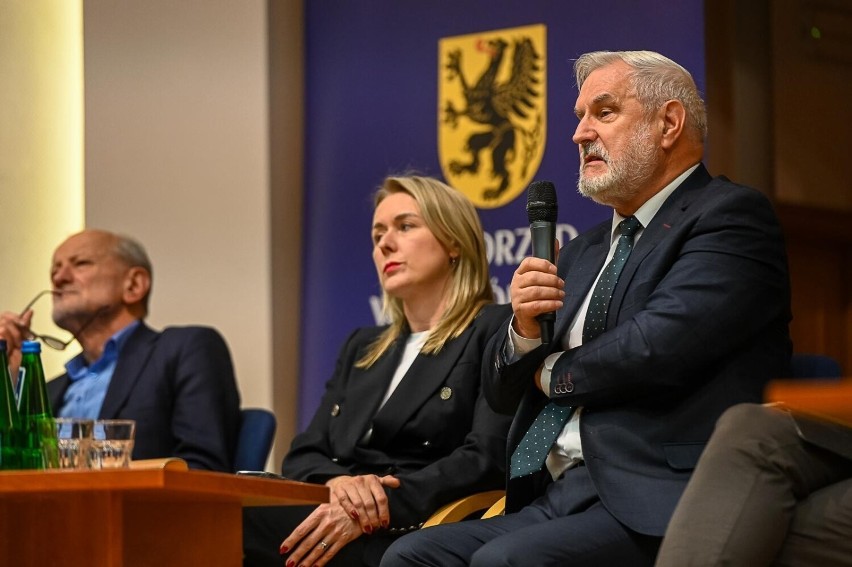 W Urzędzie Marszałkowskim Województwa Pomorskiego debatowano...
