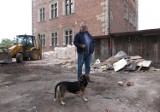 W Piotrkowie wyremontowano za 19 tys. zł mur, który teraz w większości zburzono