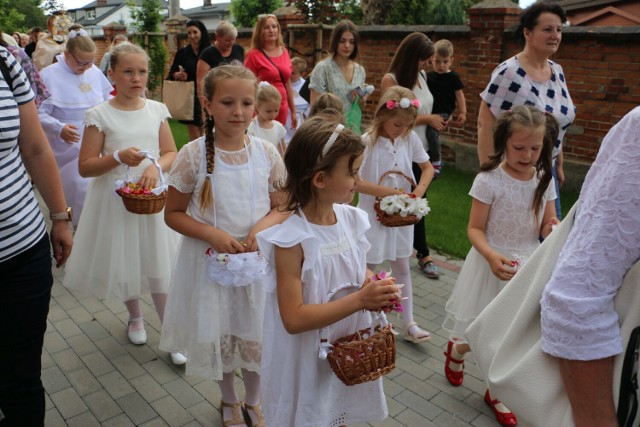 W parafii Przemienienia Pańskiego w Aleksandrowie Kujawskim  procesje odbywają się w ramach nabożeństwa czerwcowego. W dni powszednie o godz. 17.30, a  w niedzielę o godz. 18.00.