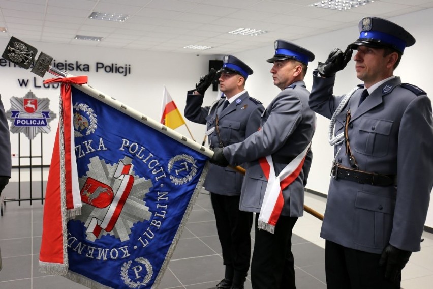 Ślubowanie policjantów w Lublinie. To wyjątkowy dzień dla 29 nowych funkcjonariuszy (ZDJĘCIA)