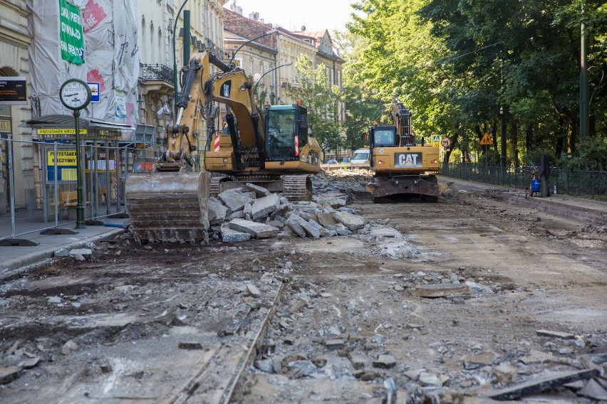 Kraków. Basztową robią z przerwami, a miasto jeszcze się rozkopie [ZDJĘCIA]