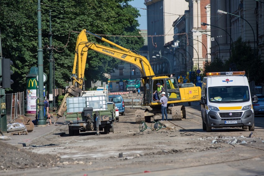 Kraków. Basztową robią z przerwami, a miasto jeszcze się rozkopie [ZDJĘCIA]