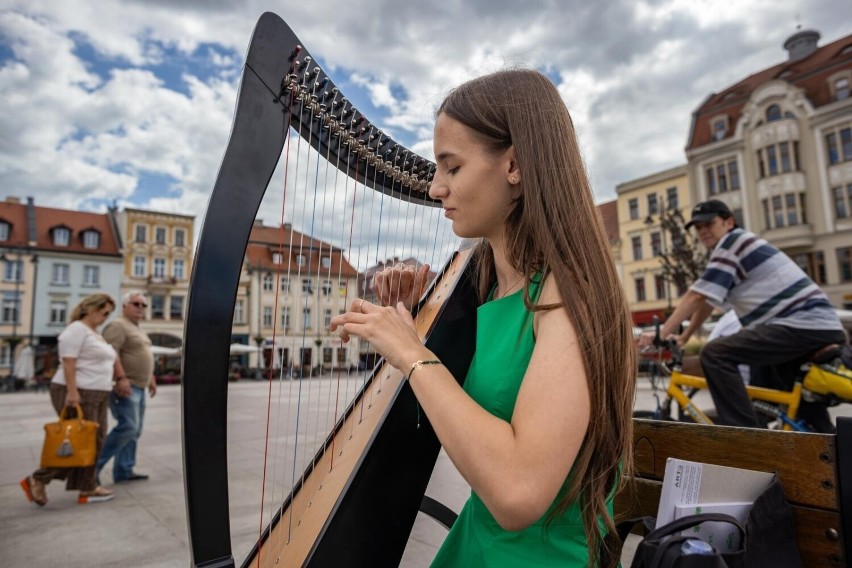 Katarzyna Anders, 16-letnia harfistka, od tego roku próbuje...