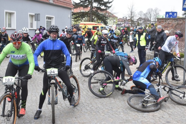 W niedzielę (10 kwietnia) na placu Unii Europejskiej w Krośnie Odrzańskim zebrało się prawie 500 kolarzy, aby wziąć udział w kolejnej odsłonie rajdu rowerowego MTB Kaczmarek Electric 2022. Oto pierwsza część zdjęć z tego wydarzenia. >>>