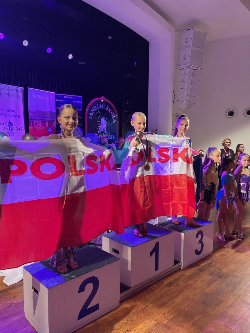 Tancerki tym razem przywiozły z czeskiej Ostrawy 11 medali,...