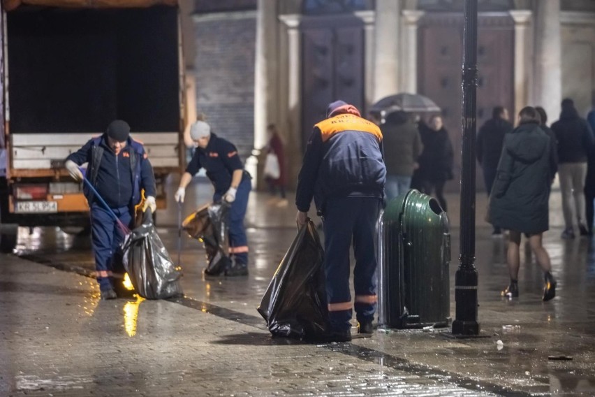 Sprzątanie po sylwestrze w Krakowie