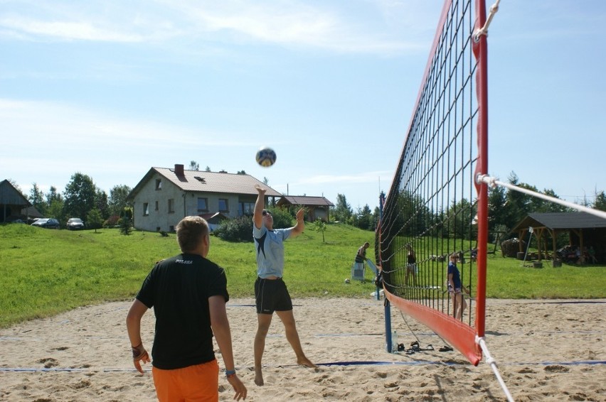 Turnieje Plażowej Piłki Siatowej Puchar Starosty Kartuskiego w Pomieczynie. W niedzielę III zawody