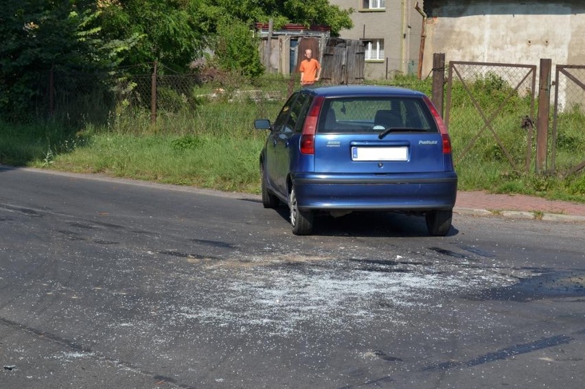 Powiat ostrowski: Wypadek w Raszkowie, winny kierowca czy drogowe lustro? [ZDJĘCIA]
