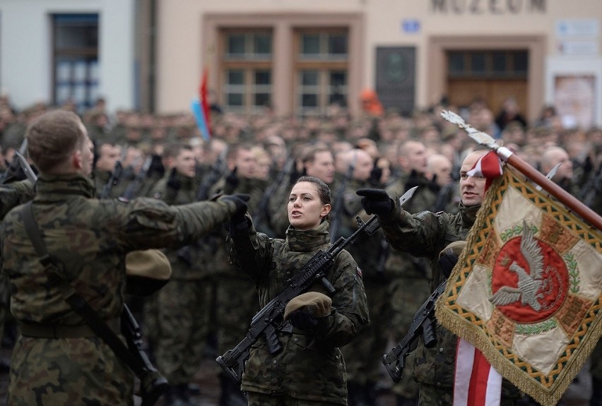 Kobiety od zawsze współtworzyły polską armię.  Obecnie w...