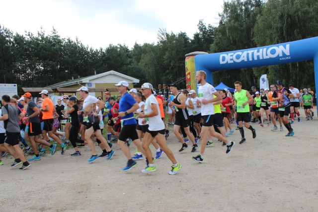 Cross Półmaraton Murowaniec. Biegali nad zalewem