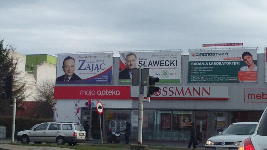 Plakaty wyborcze nadal w mieście