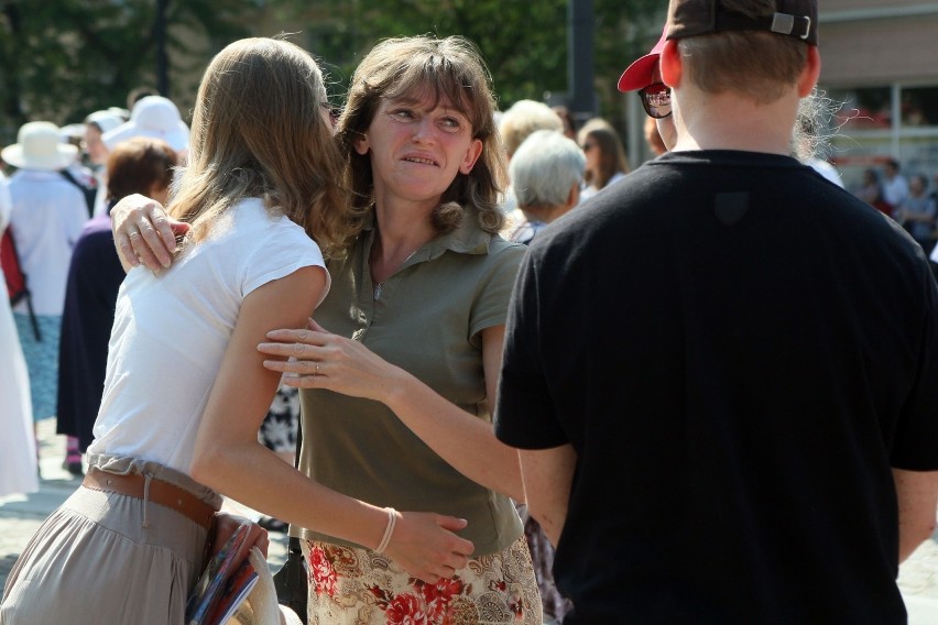 Pielgrzymi wyruszyli w drogę na Jasną Górę [ZDJĘCIA, WIDEO]