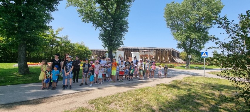 Powiat gnieźnieński. Ukraińskie dzieci z Gaju i Skorzęcina odwiedziły Inowrocław