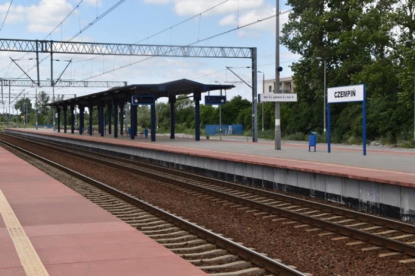 CZEMPIŃ. Linia kolejowa Czempiń - Śrem wśród wielkopolskich...