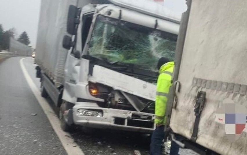 Wypadek dwóch ciężarówek na S1 w Czechowicach-Dziedzicach. Spore utrudnienia na drodze