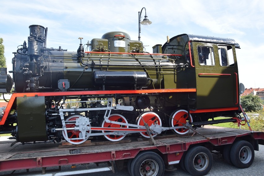 Zabytkowa lokomotywa po renowacji wróciła do Pleszewa [ZDJĘCIA]