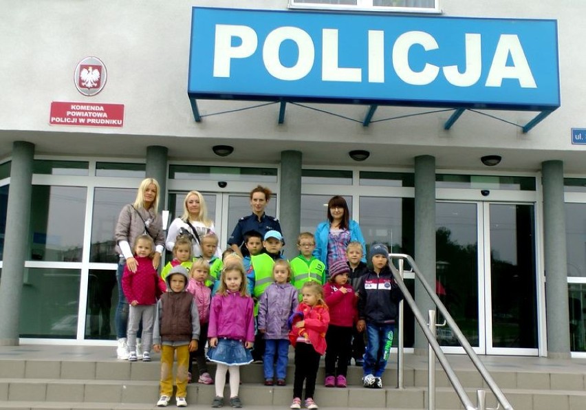 Dzieci z przedszkola odwiedziły policjantów