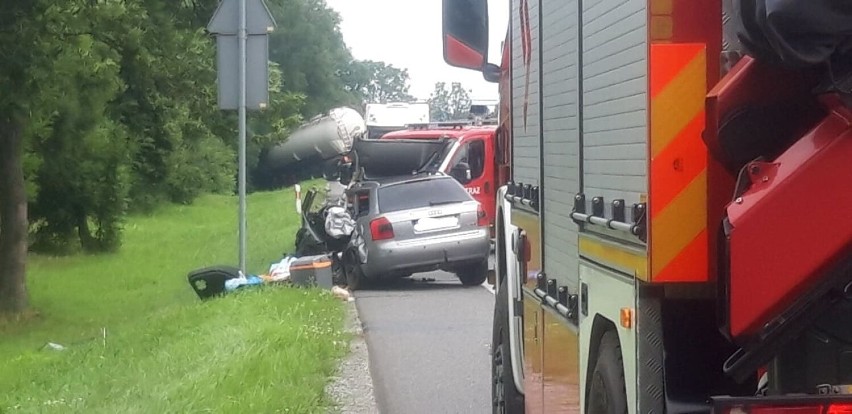 Zderzenie samochodu ciężarowego i osobowego na obwodnicy Lwówka [FOTO]