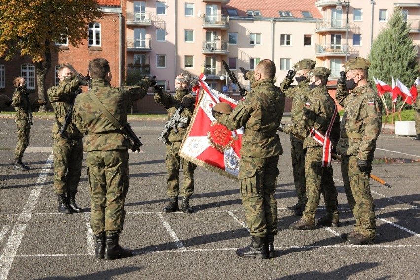 Malbork. Wojska Obrony Terytorialnej mają kolejnych nowych żołnierzy. Złożyli przysięgę po szkoleniu