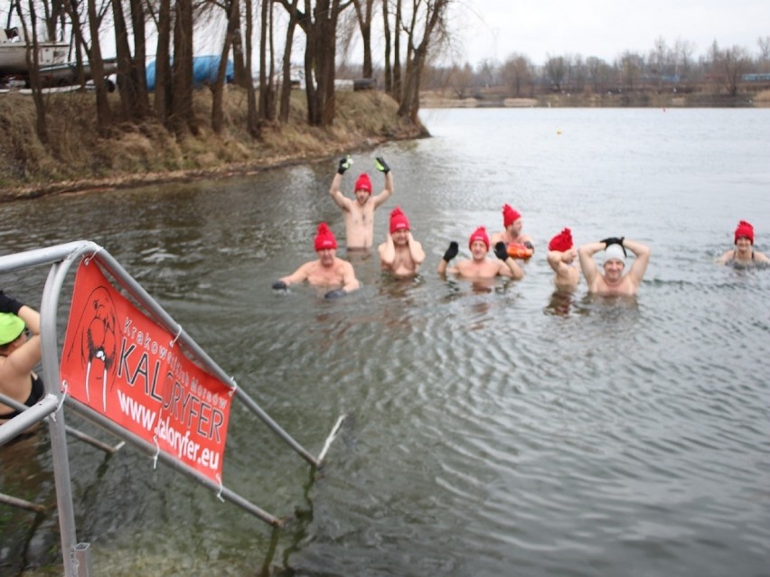 Bożonarodzeniowa kąpiel krakowskich morsów