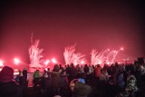 Pokaz fajerwerków w Warszawie. 11 listopada niebo rozświetliły sztuczne ognie [ZDJĘCIA]