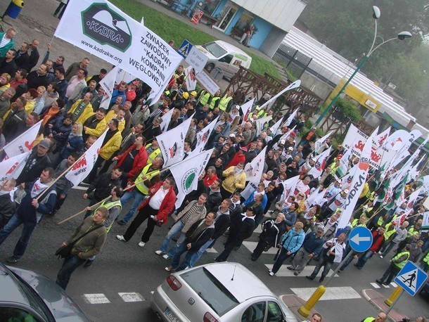 Protest w Brzeszczach: Związkowcy nie chcą S1

 Więcej zdjęć i relację z protestu znajdziecie TUTAJ