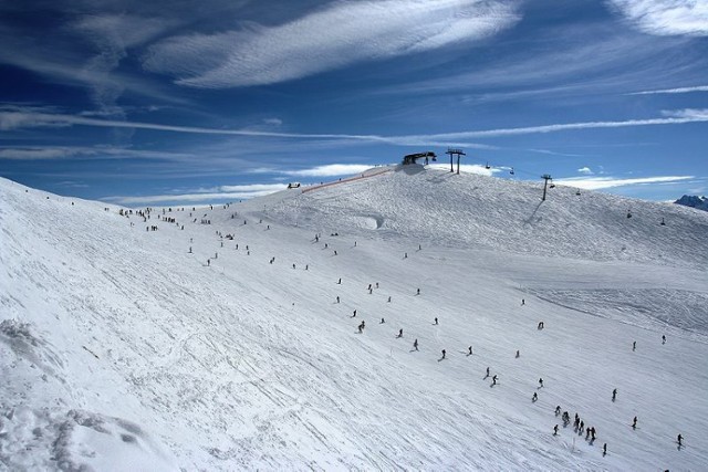 Tarnowski Ośrodek Sportu i Rekreacji zaprasza do Krynicy na wycieczki krajoznawcze połączone ze śmiganiem na nartach. To tylko jedna z wielu atrakcji przygotowanych na okres tegorocznych ferii zimowych w Tarnowie.
