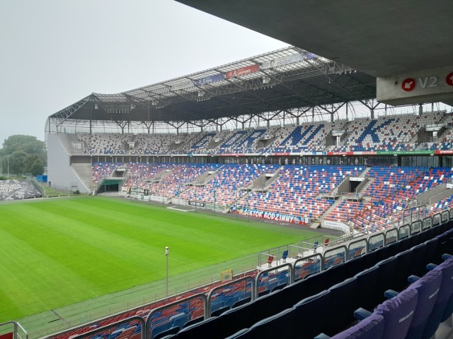 Historyczna trybuna na stadionie Górnika Zabrze zostanie wyburzona. Zobacz kolejne zdjęcia. Przesuwaj zdjęcia w prawo - naciśnij strzałkę lub przycisk NASTĘPNE