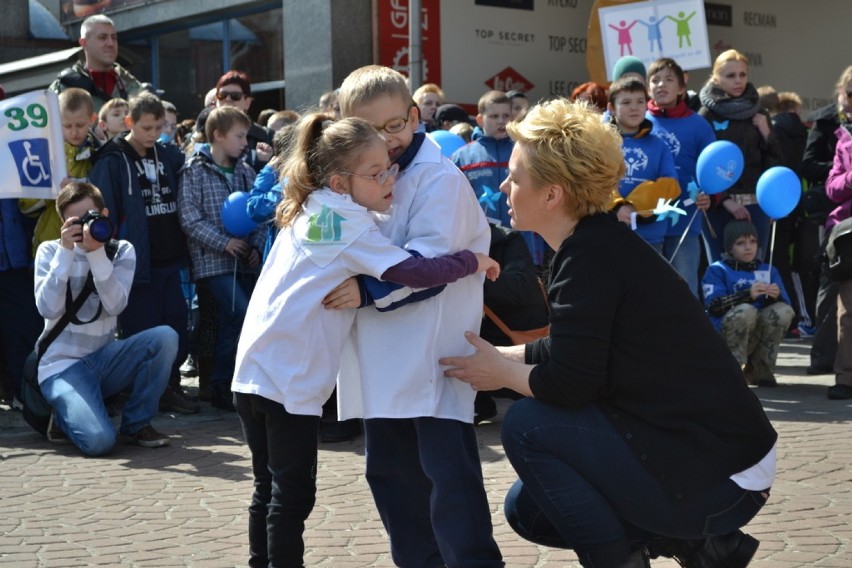 Dzień autyzmu 2015 w Zabrzu. Happening kampanii "Niebieskie...