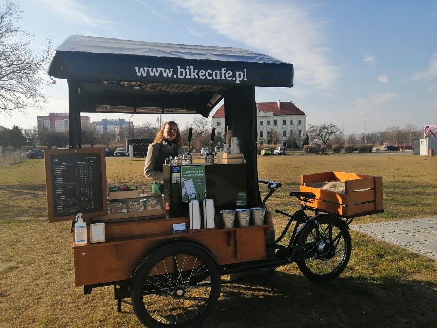 Kawa z roweru na bulwarze w Głogowie. Stanął tam uroczy Bike...