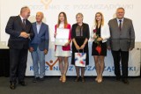 Stowarzyszenie Wspólnie Możemy Więcej z powiatu wąbrzeskiego otrzymało nagrodę i tytuł w konkursie "Rodzynki z pozarządówki". Zdjęcia